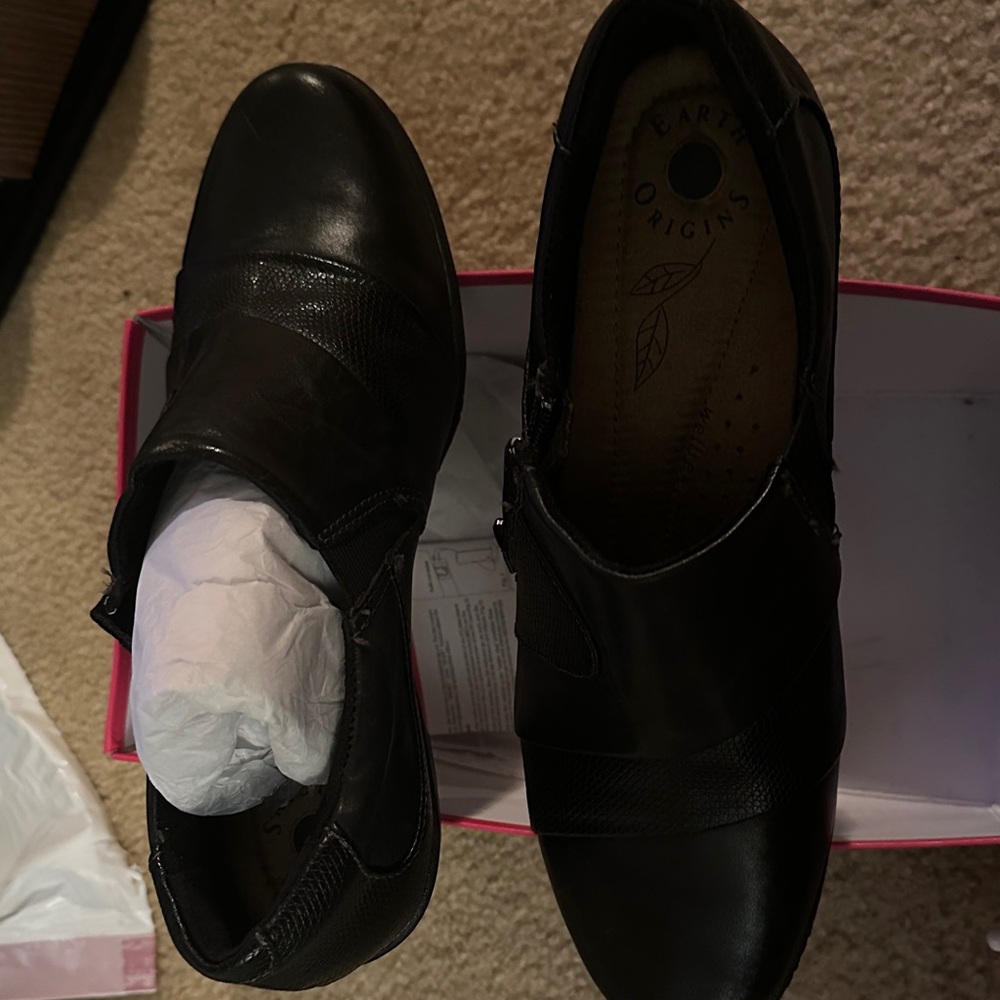 Earth Origins Women’s blk  Genuine  Leather Loafers sz 9.5